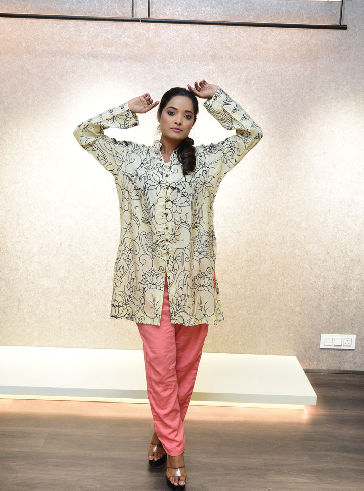 White line art full sleeve kurti