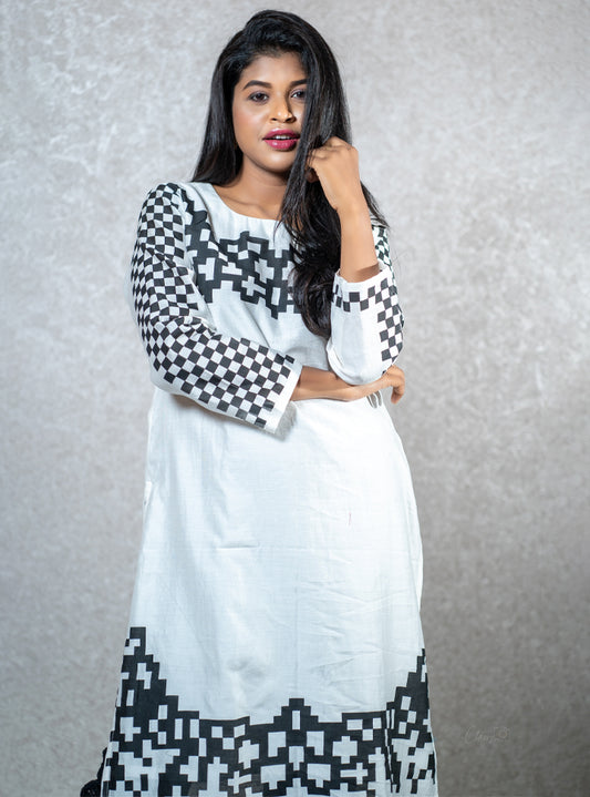 B/W geomatric printed short kurti