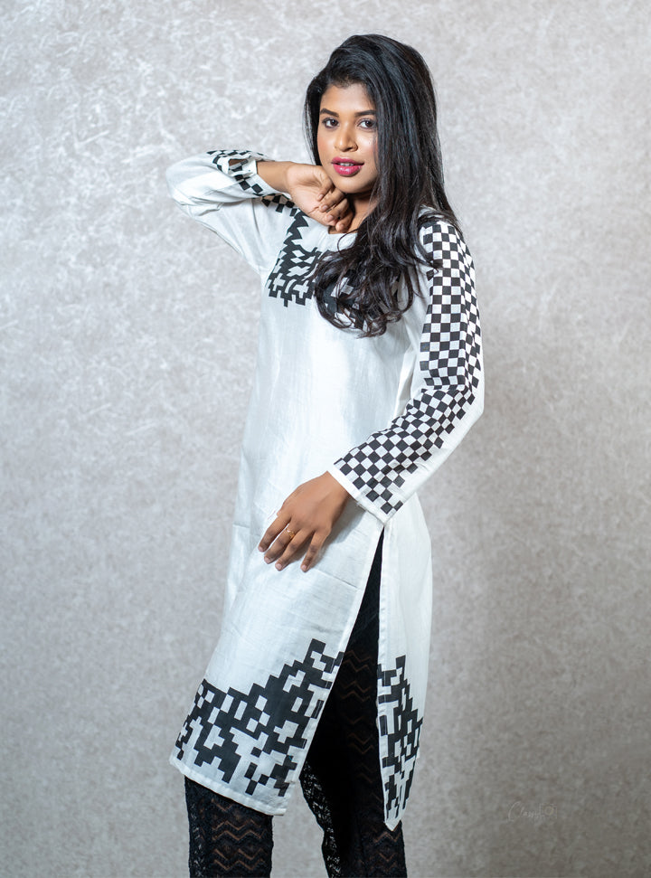 B/W geomatric printed short kurti