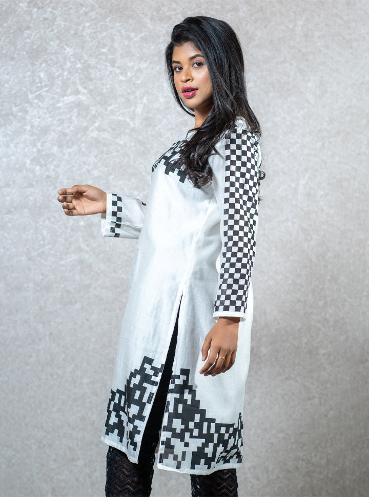 B/W geomatric printed short kurti